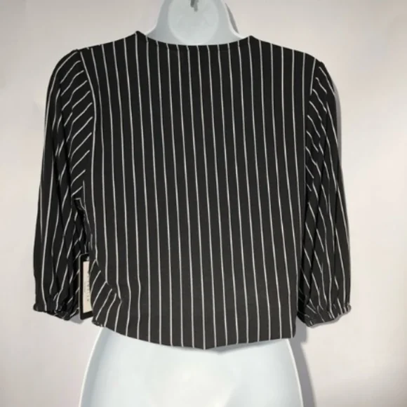 *NEW* My Emblem Contemporary Pinstriped Top Black White  - Picture 2 of 5